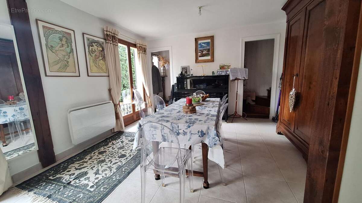 Maison à SAINT-REMY-LES-CHEVREUSE