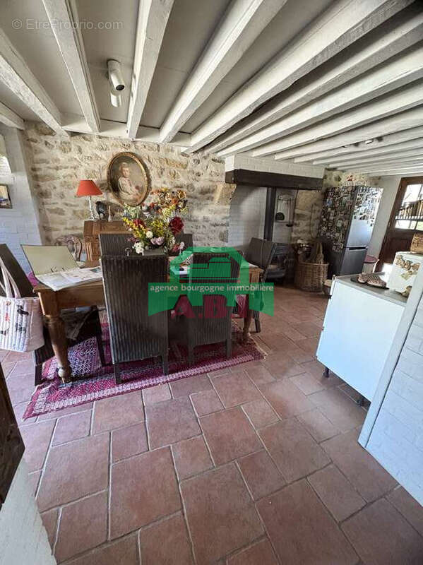 Maison à BRINON-SUR-BEUVRON