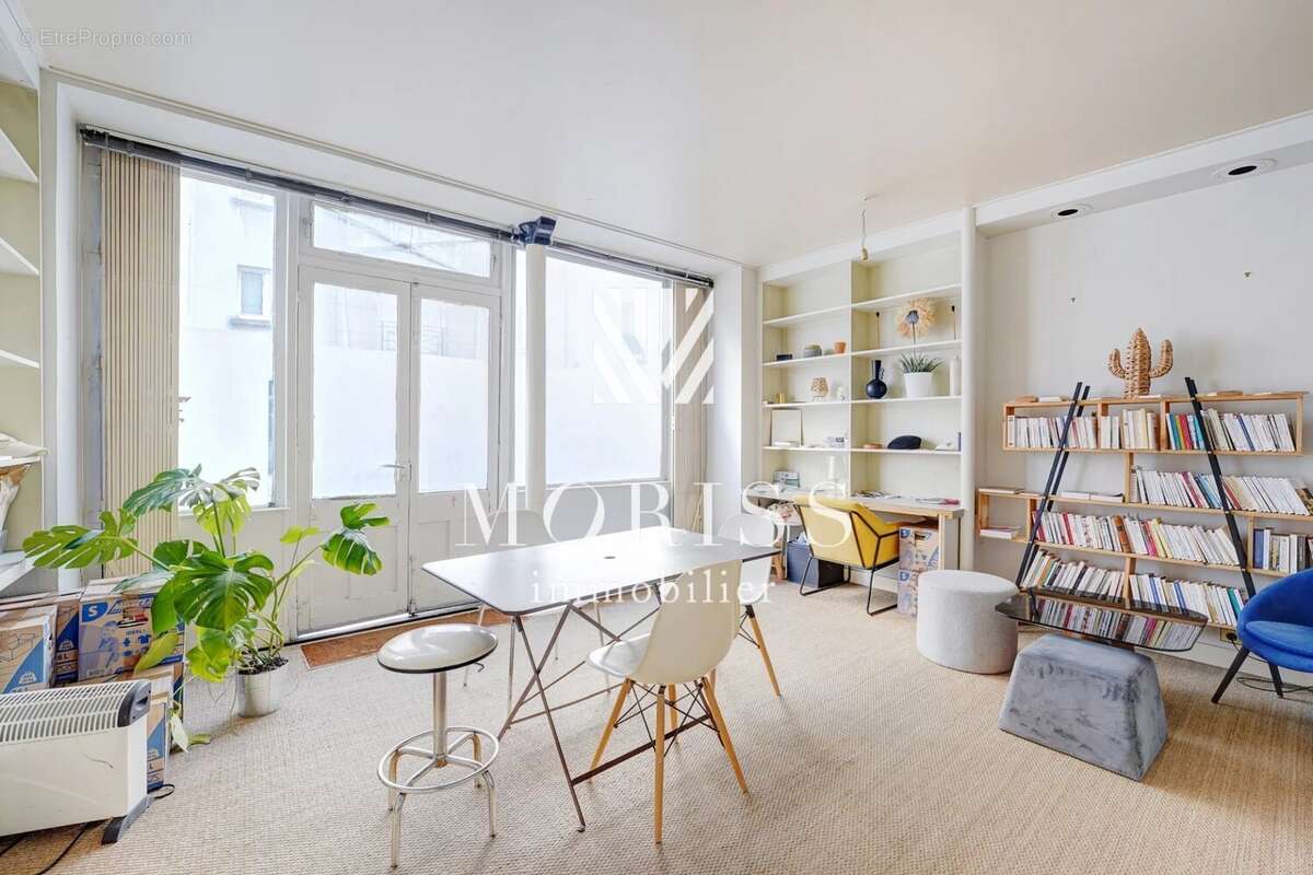 Appartement à PARIS-14E