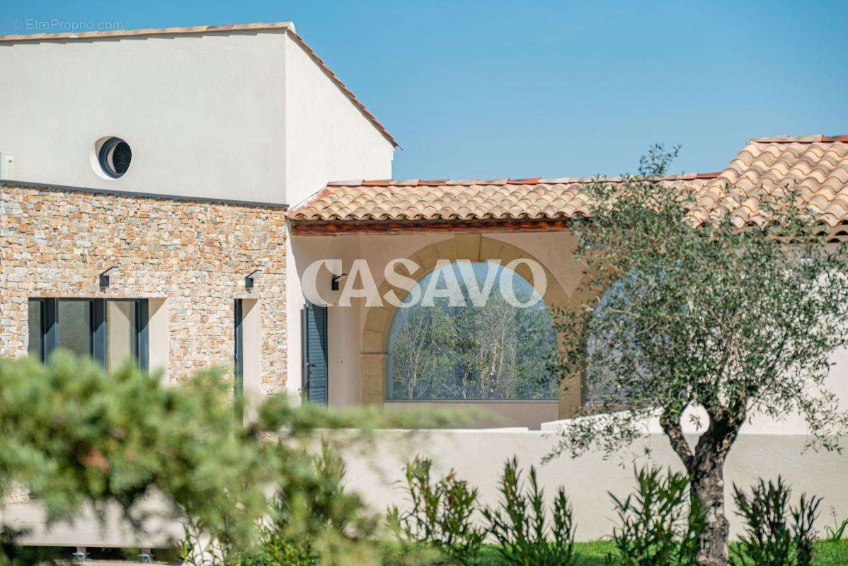 Maison à LE PUY-SAINTE-REPARADE