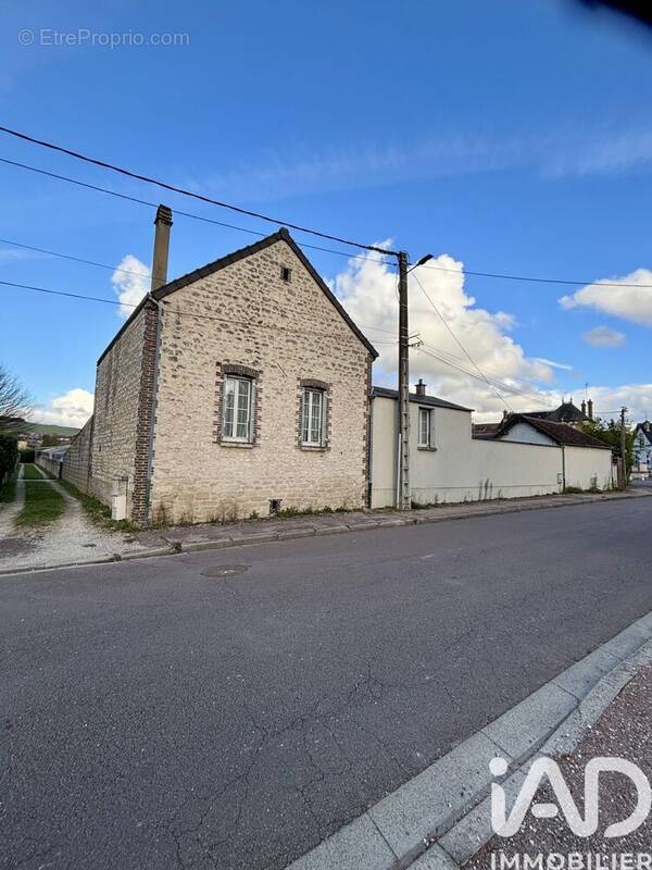 Photo 1 - Maison à JOIGNY