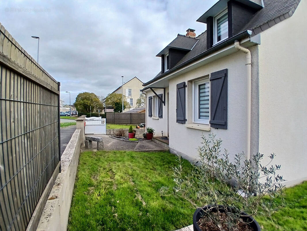 Maison à L'HUISSERIE