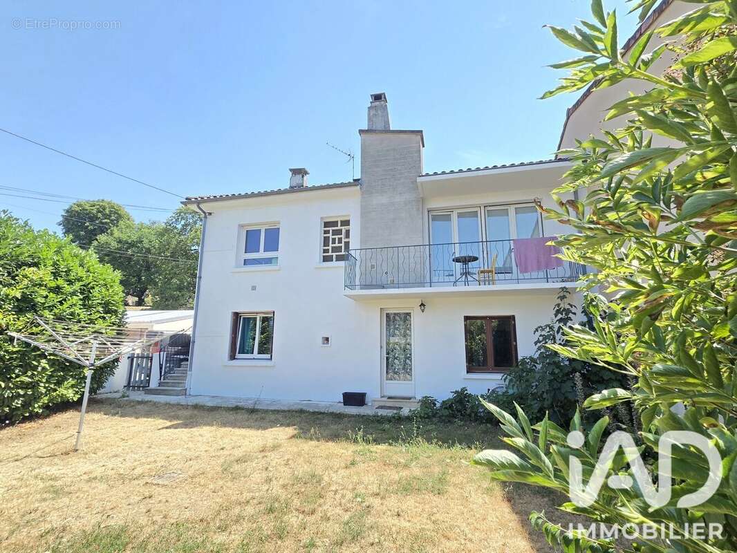 Photo 2 - Maison à POITIERS