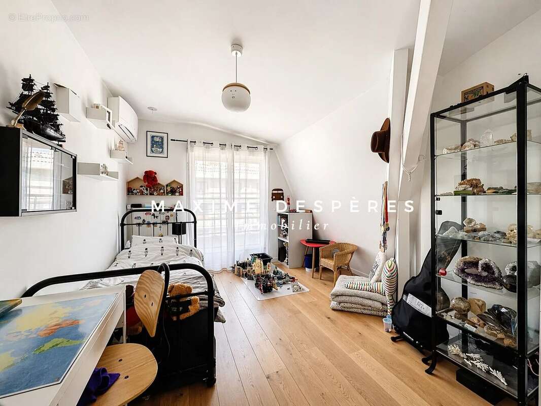 Appartement à SURESNES