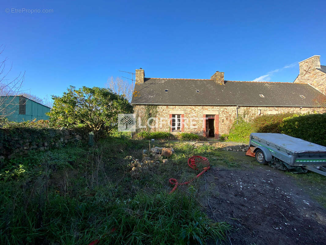 Maison à PLOURIVO