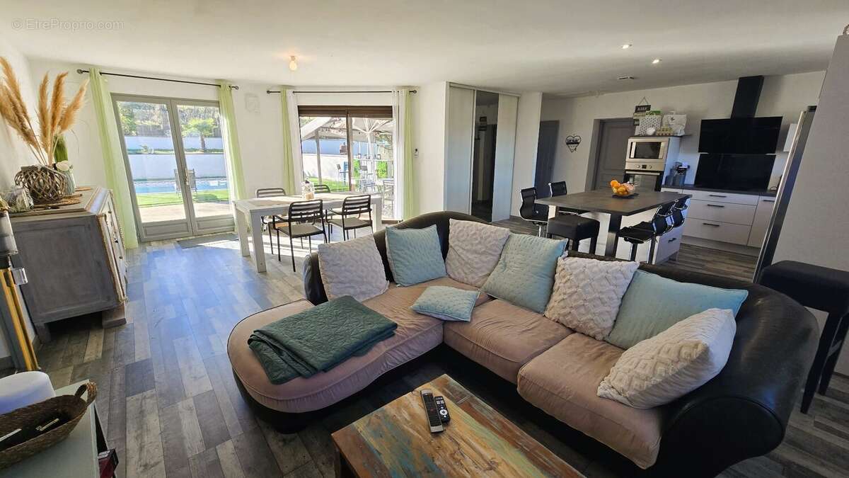 Maison à LES ISSARDS