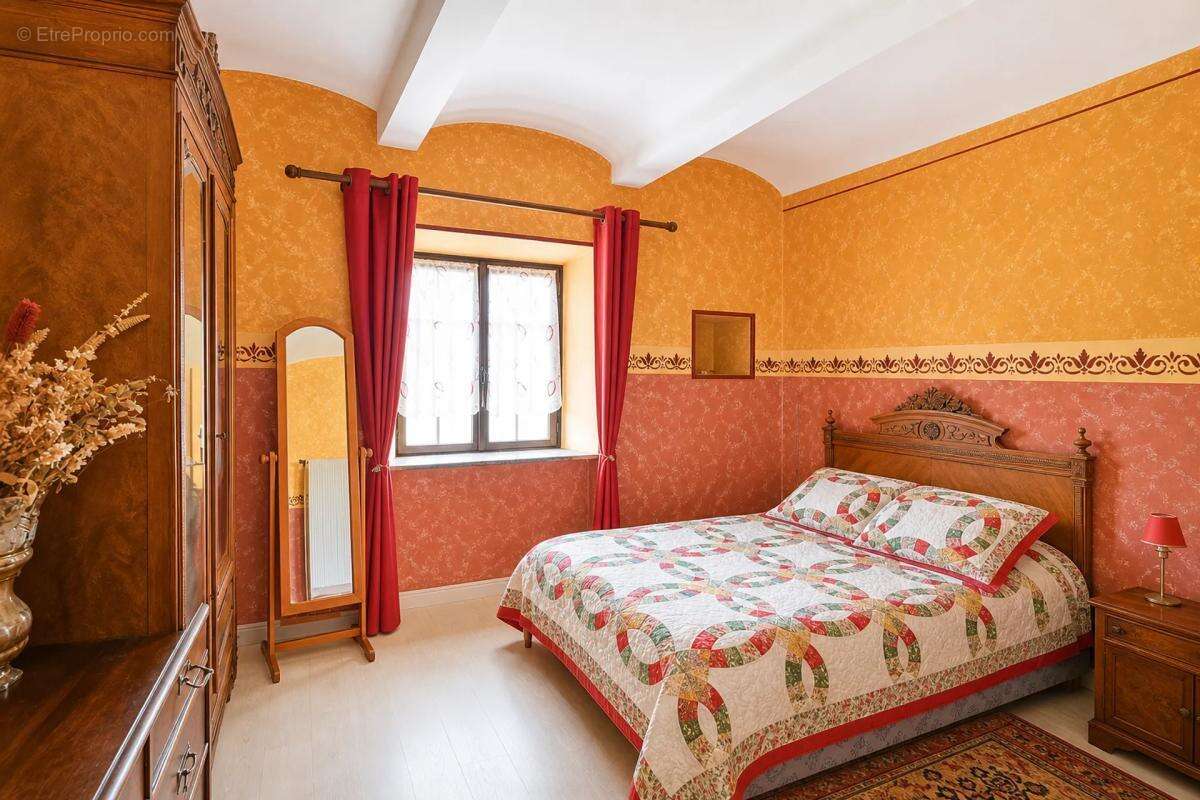 Maison de 10 pièces de 197 m² à Saint-Florent-sur-Auzonnet - photo 19