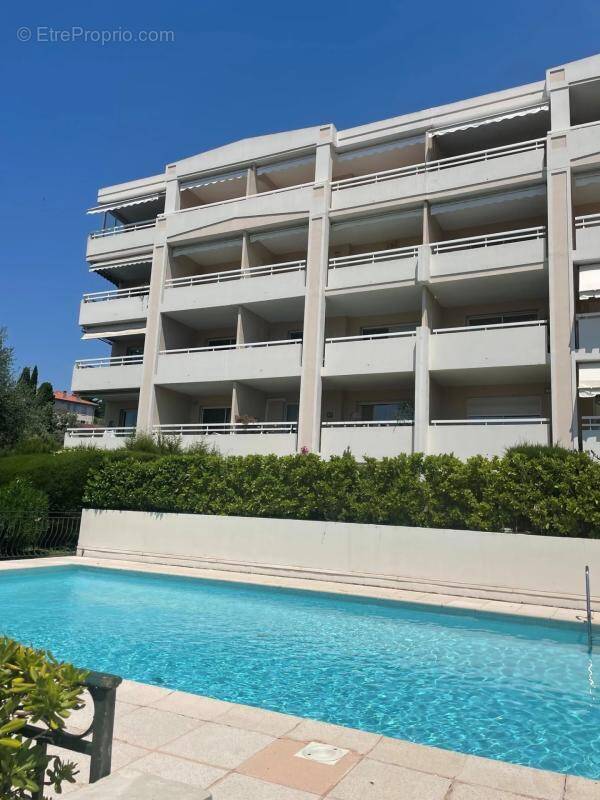 Appartement à LE CANNET