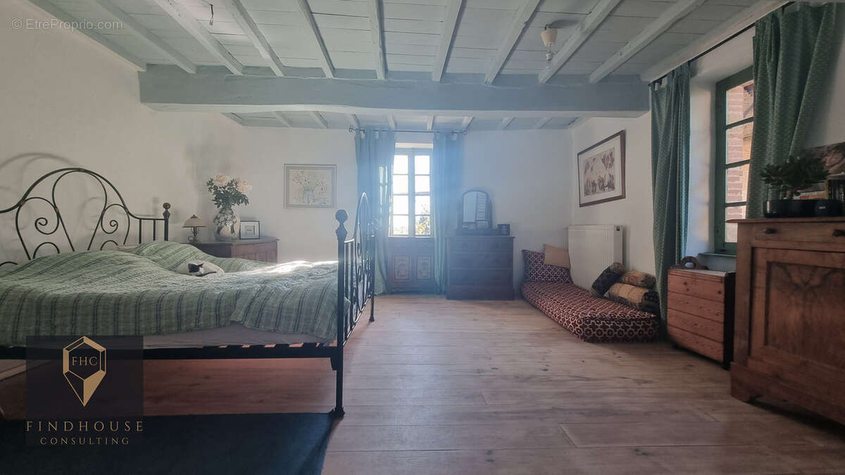Maison à POUY-DE-TOUGES