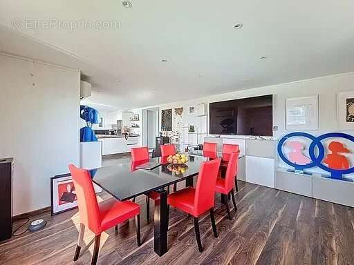 Maison à SAINT-LAURENT-DU-VAR