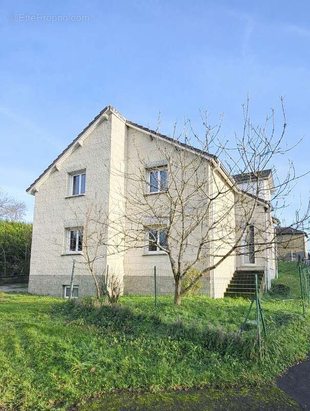 Maison à ESCLES