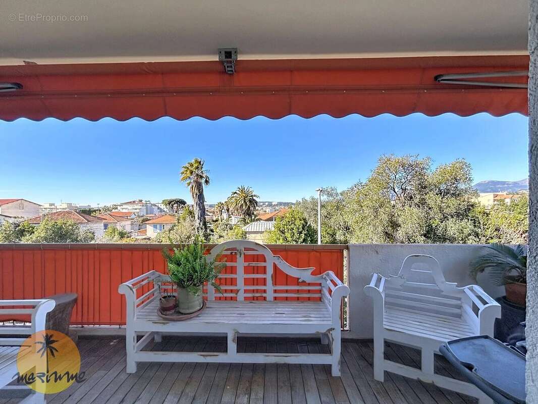 Appartement à SAINT-LAURENT-DU-VAR