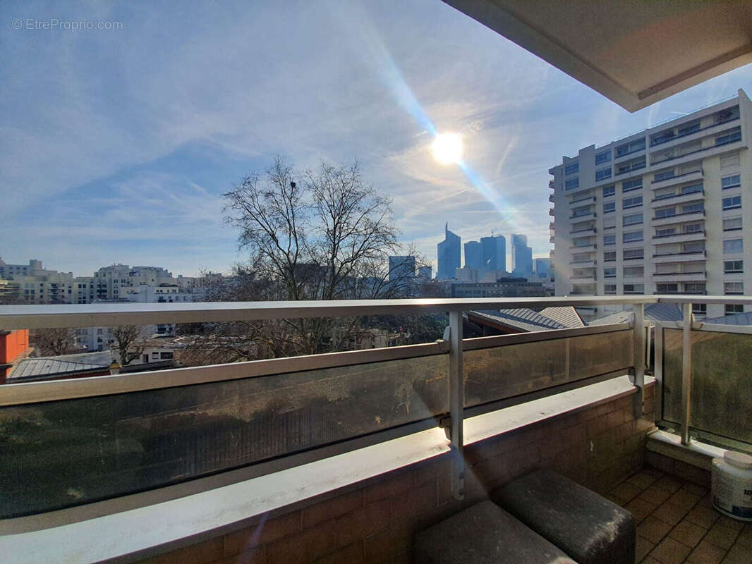 Appartement à COURBEVOIE