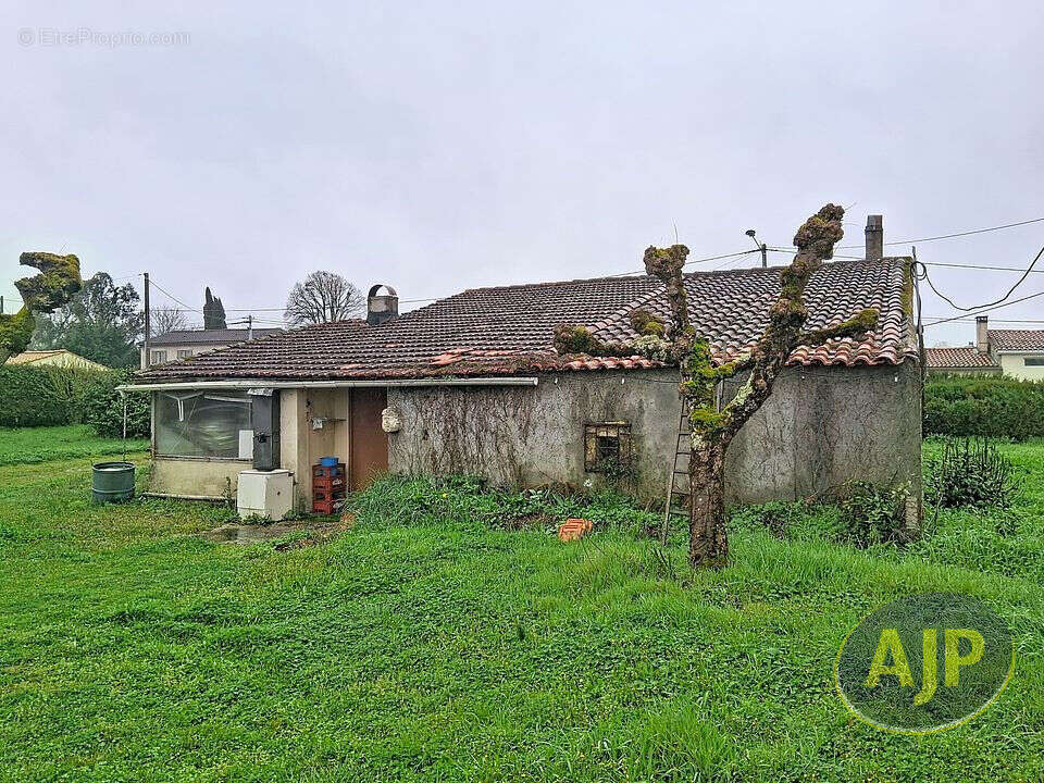 Maison à SAINT-GERMAIN-D'ESTEUIL