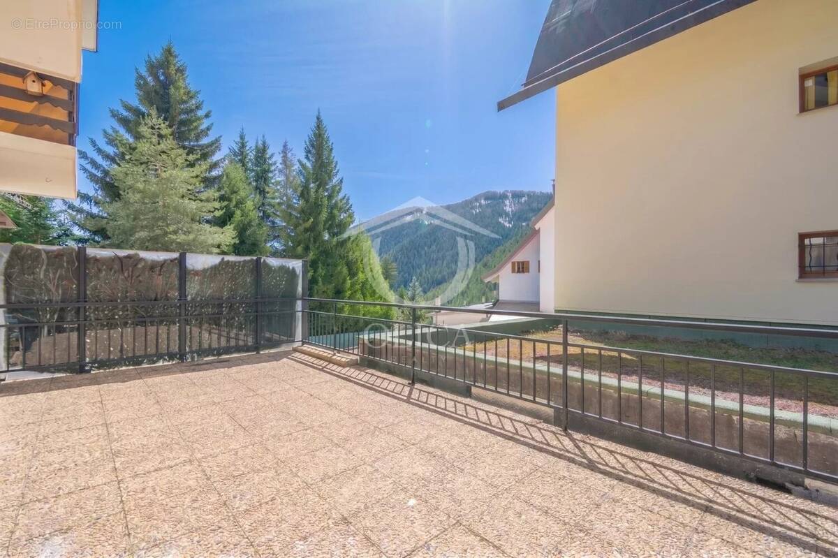 Appartement à SAINT-ETIENNE-DE-TINEE