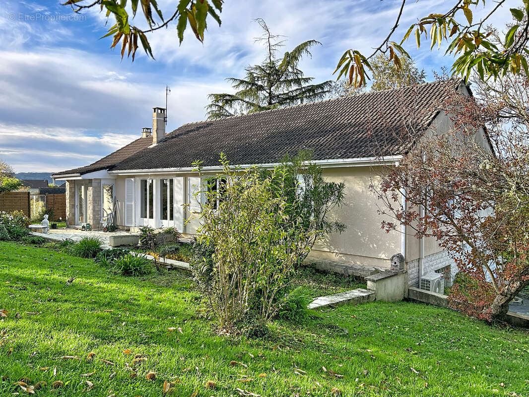 Maison à LISSAC-SUR-COUZE