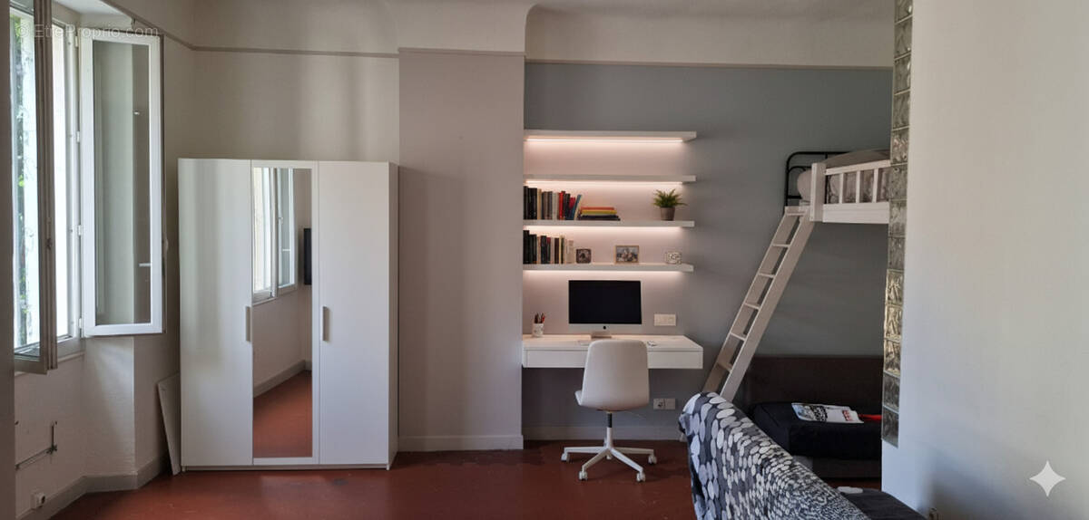 1758783744066 - Appartement à MARSEILLE-4E