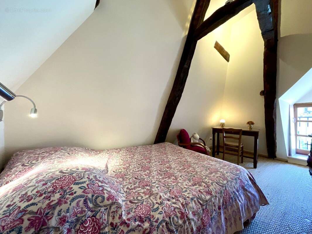 Maison de bourg + jardin + dépendance - photo 18