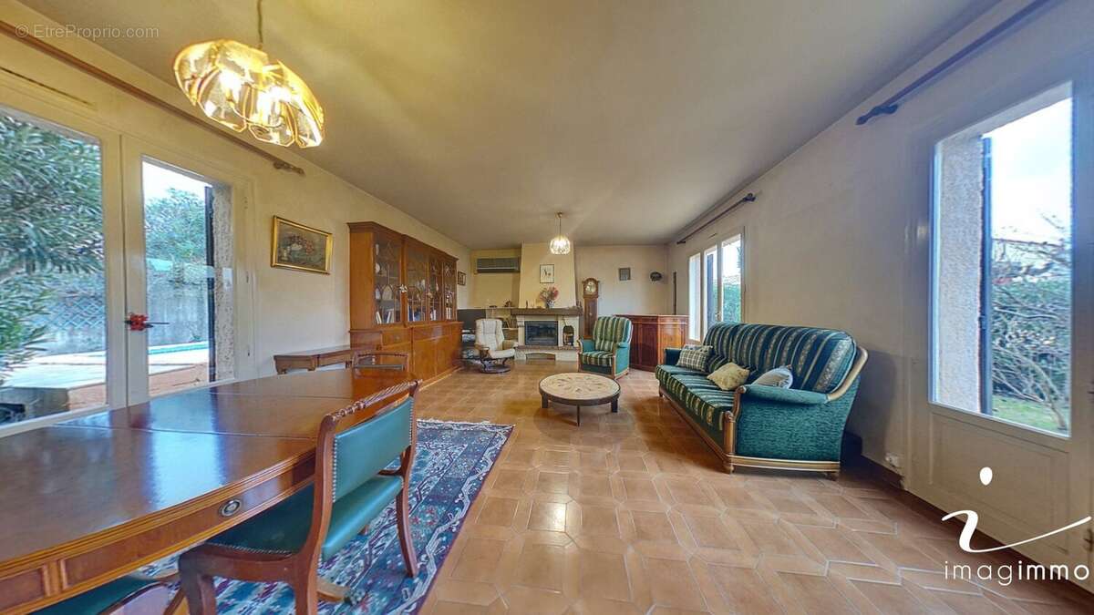 Maison à SAINT-JEAN-DE-VEDAS