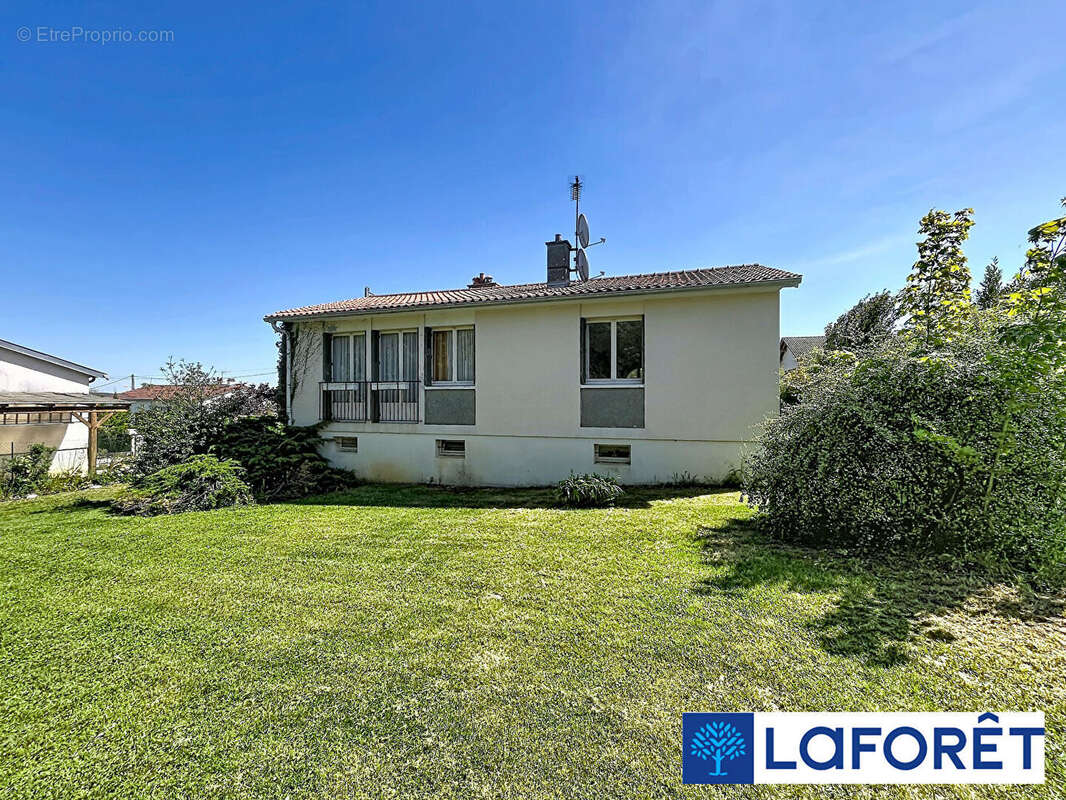 Maison à IS-SUR-TILLE