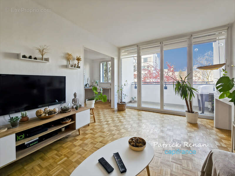 Appartement à LES CLAYES-SOUS-BOIS