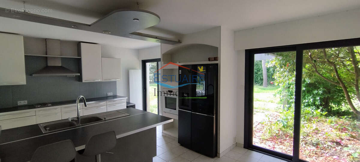 Maison 203 m² à Coueron  - photo 7