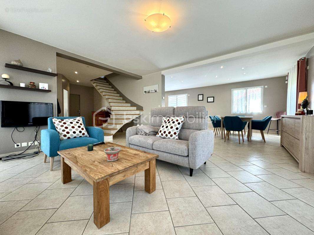 Maison à MONTCEAUX-LES-MEAUX