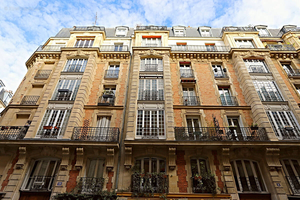 Appartement à PARIS-18E