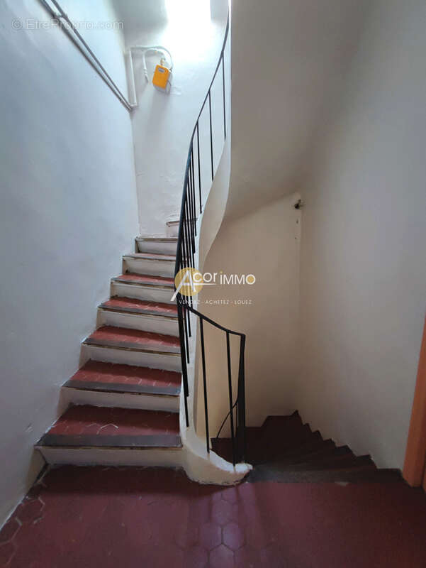 MAISON 1920 en 3 Appartements + GARAGE et Grenier aménageable sur 272 m2 clos - photo 5