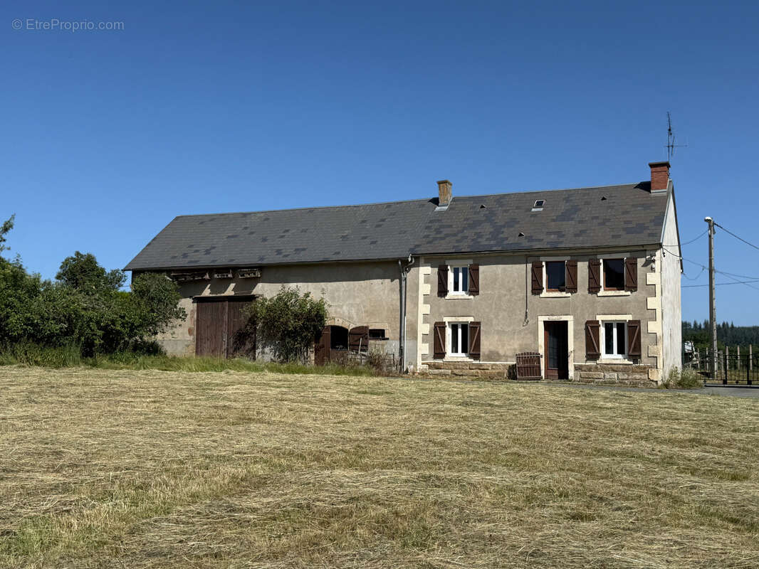 Maison à SAINT-JULIEN-LA-GENESTE