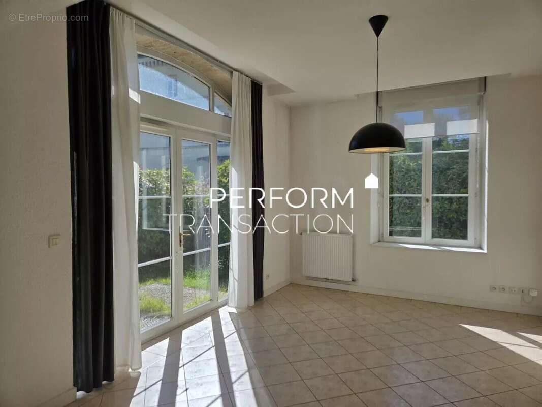 Appartement à POISAT