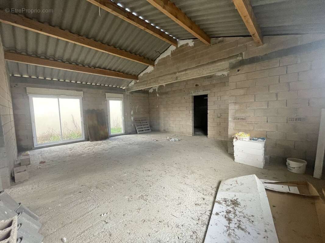 Maison à ROUJAN