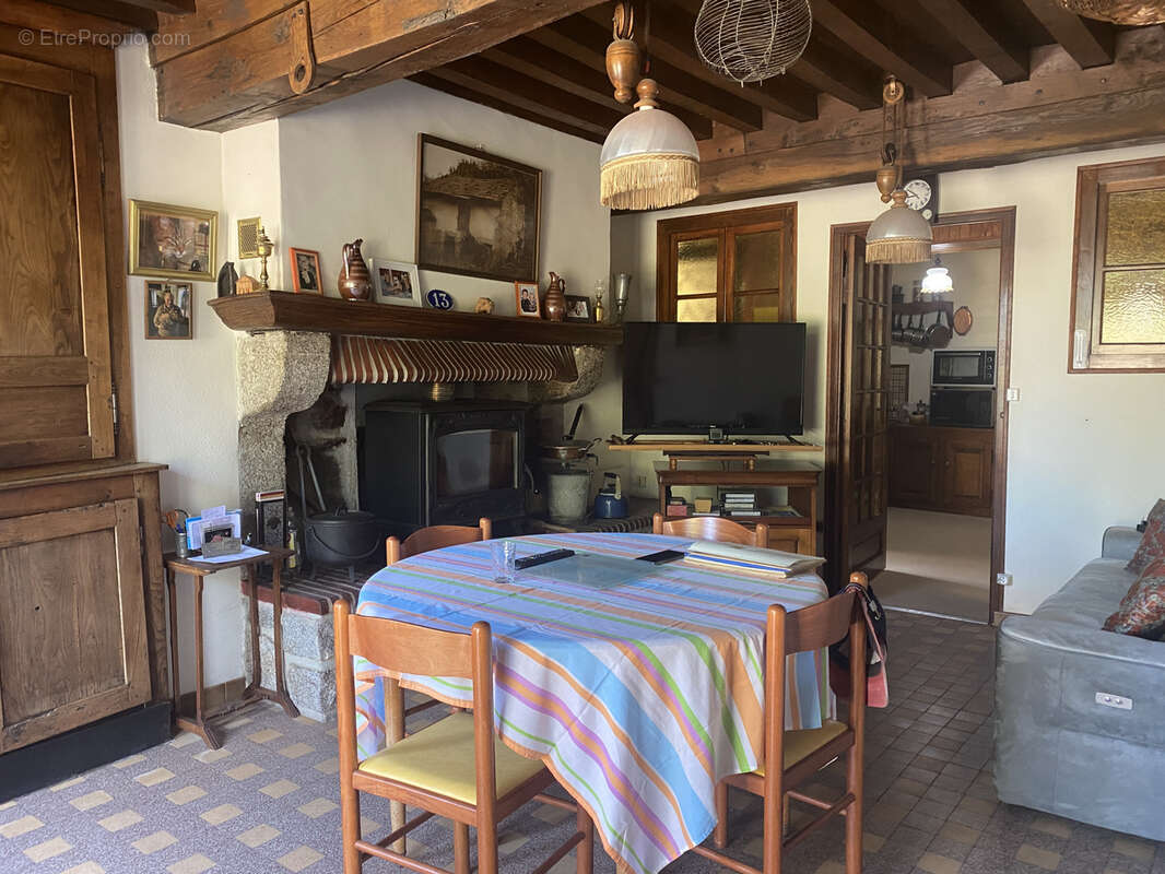 Maison à LORMES