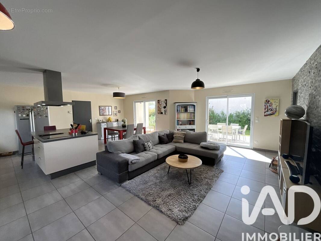 Photo 1 - Maison à ITEUIL