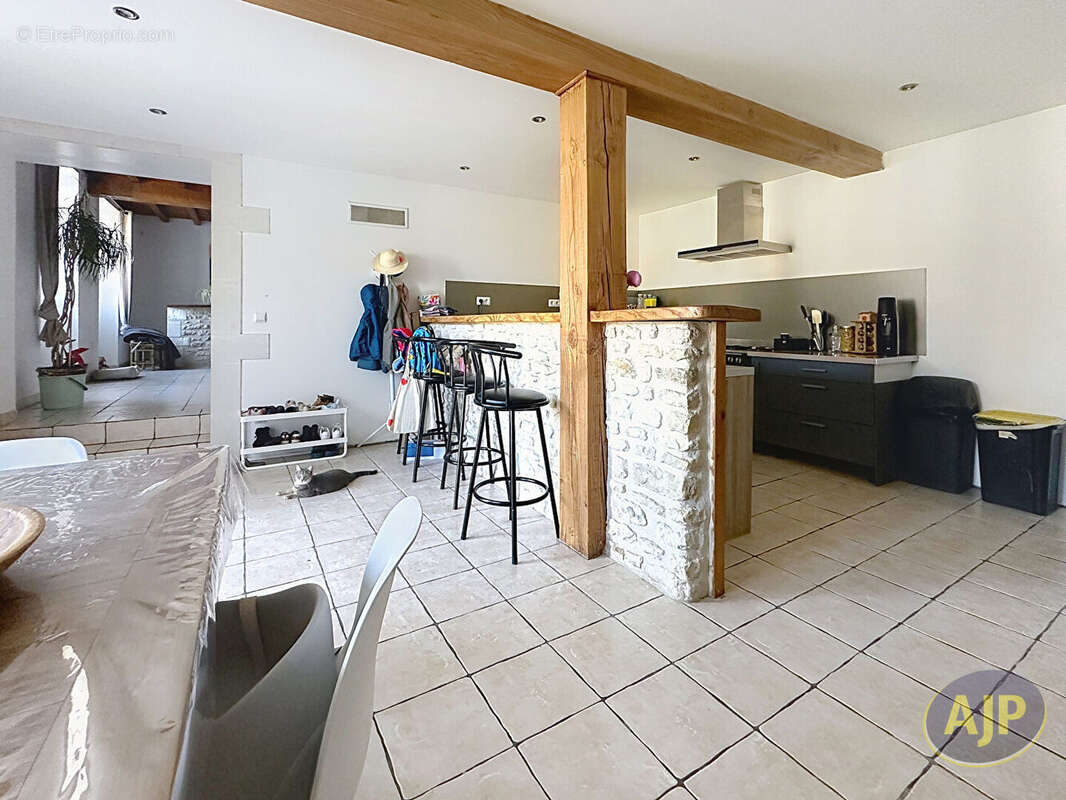 Maison Echebrune 5 pièce(s) 116 m2 - photo 4