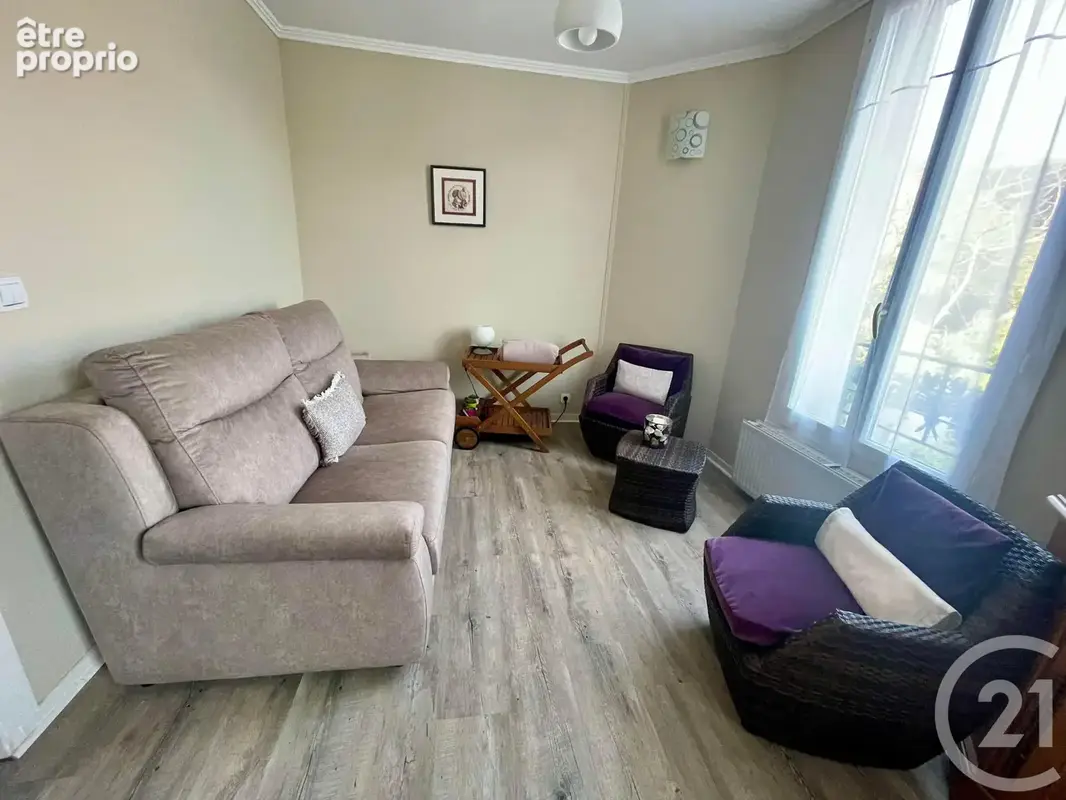 Appartement 3 pièces 70 m² à vendre à Claye-Souilly (77410) - photo 2