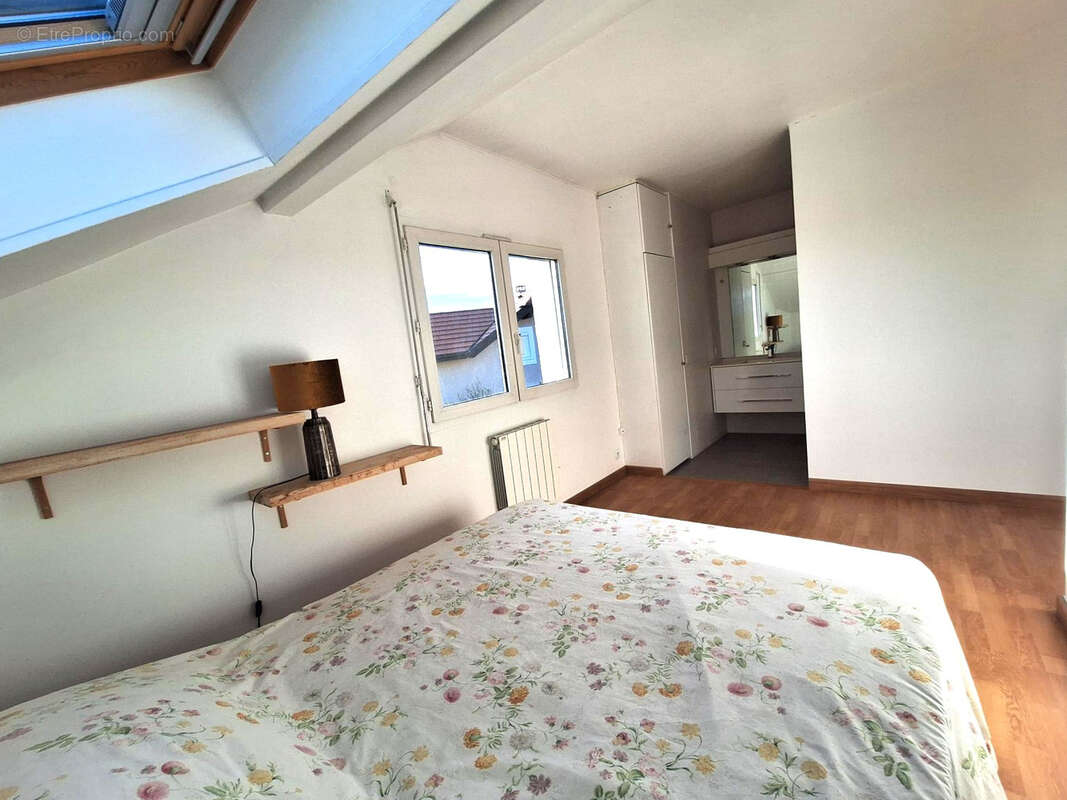 Maison à PREVESSIN-MOENS