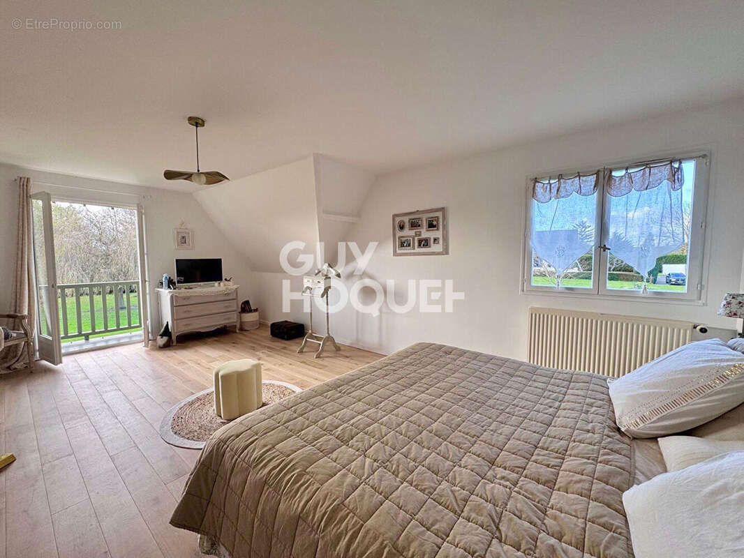 A bonneville-sur-touques, tres belle maison traditionnelle avec vaste terrain ! - photo 10