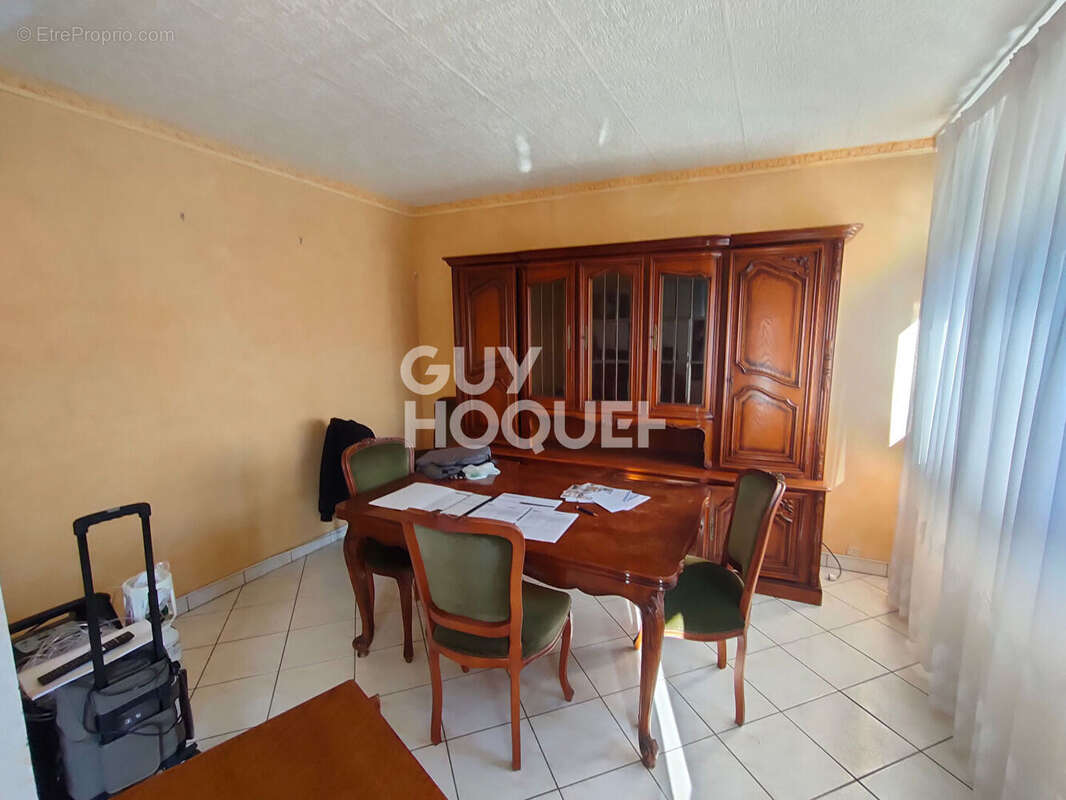 Appartement à AUBERGENVILLE