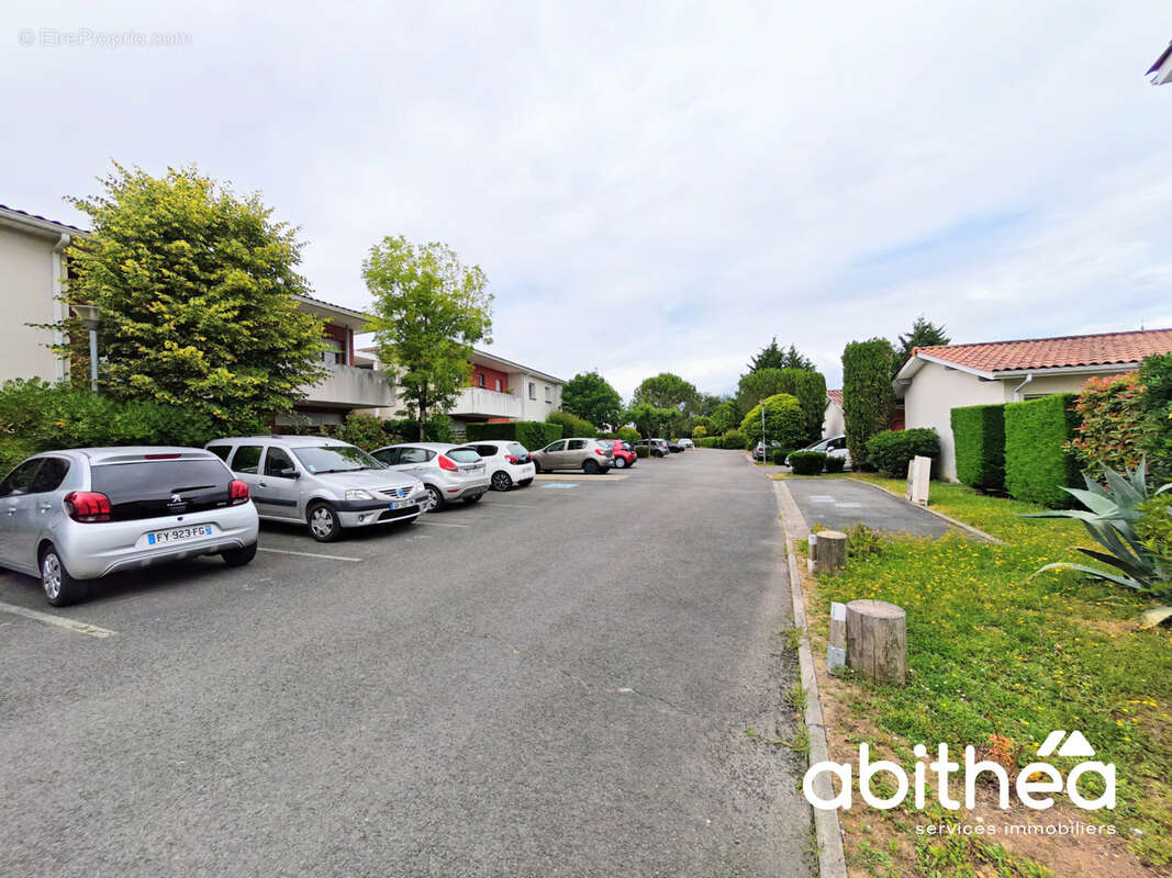 Appartement T2 avec terrasse, piscine et parking   Le confort d'une résidence récente dans un environnement pa - photo 15