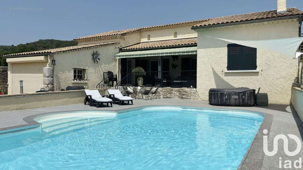 Maison 206 m² à Saint-Martin-D'ardeche  - photo 2