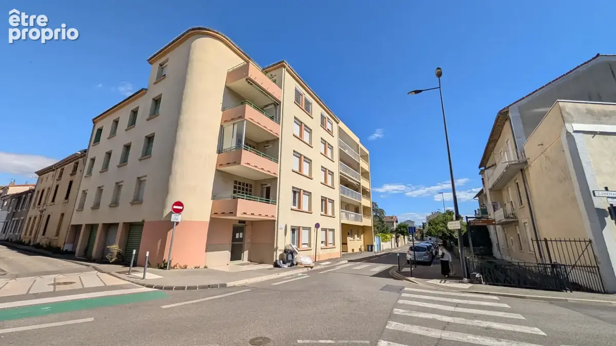 Chateauvert - Appartement F4 avec terrasse et garage - photo 2