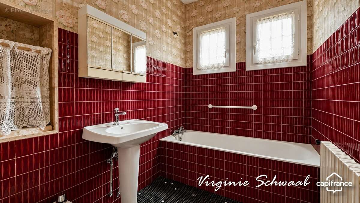 PUYOO (64)Maison familiale - 137 m2 - 6 chambres - sous-sol - 2 600 m2 de terrain clos - photo 10