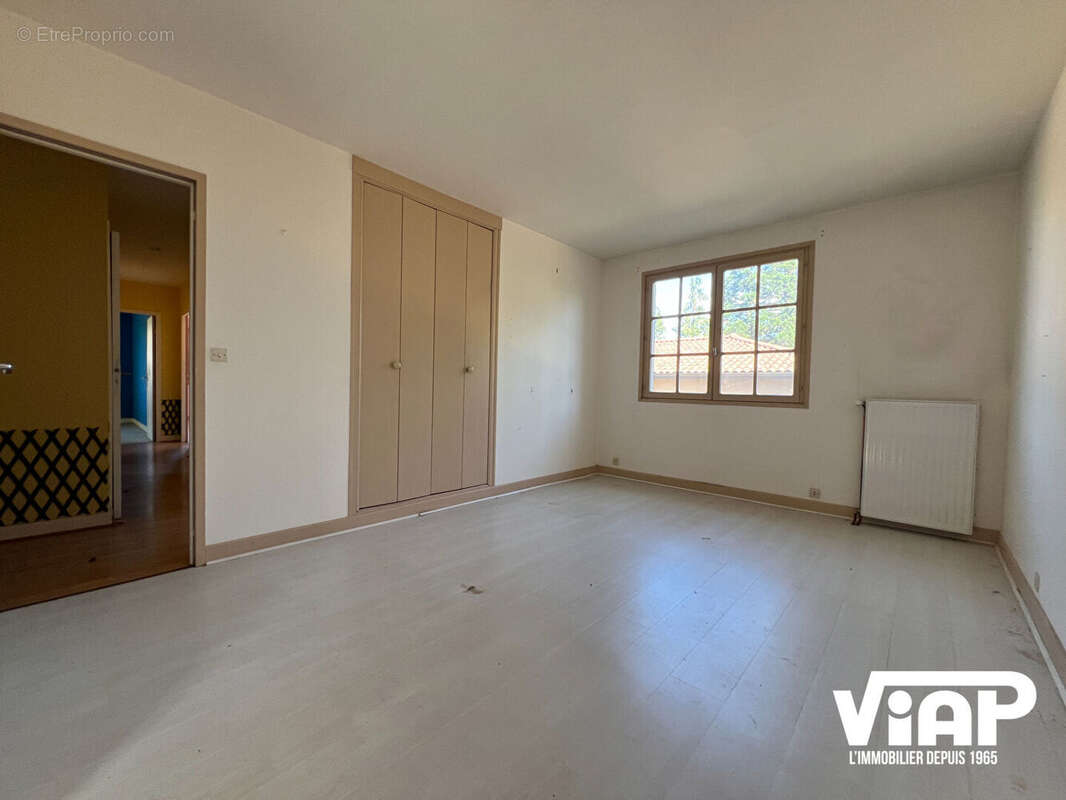 Maison de plain pied - Feytiat 5 Chambres !! 170 m2 - photo 5