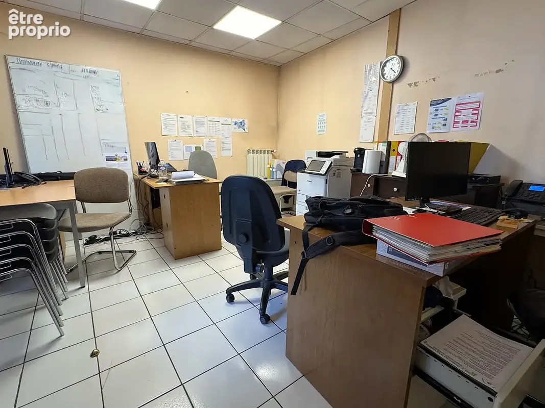 Immeuble de 9 bureaux, potentiel 4500 € par mois, situé idéalement face à la Mairie d'Aulnay-sous-Bois et proc - photo 20