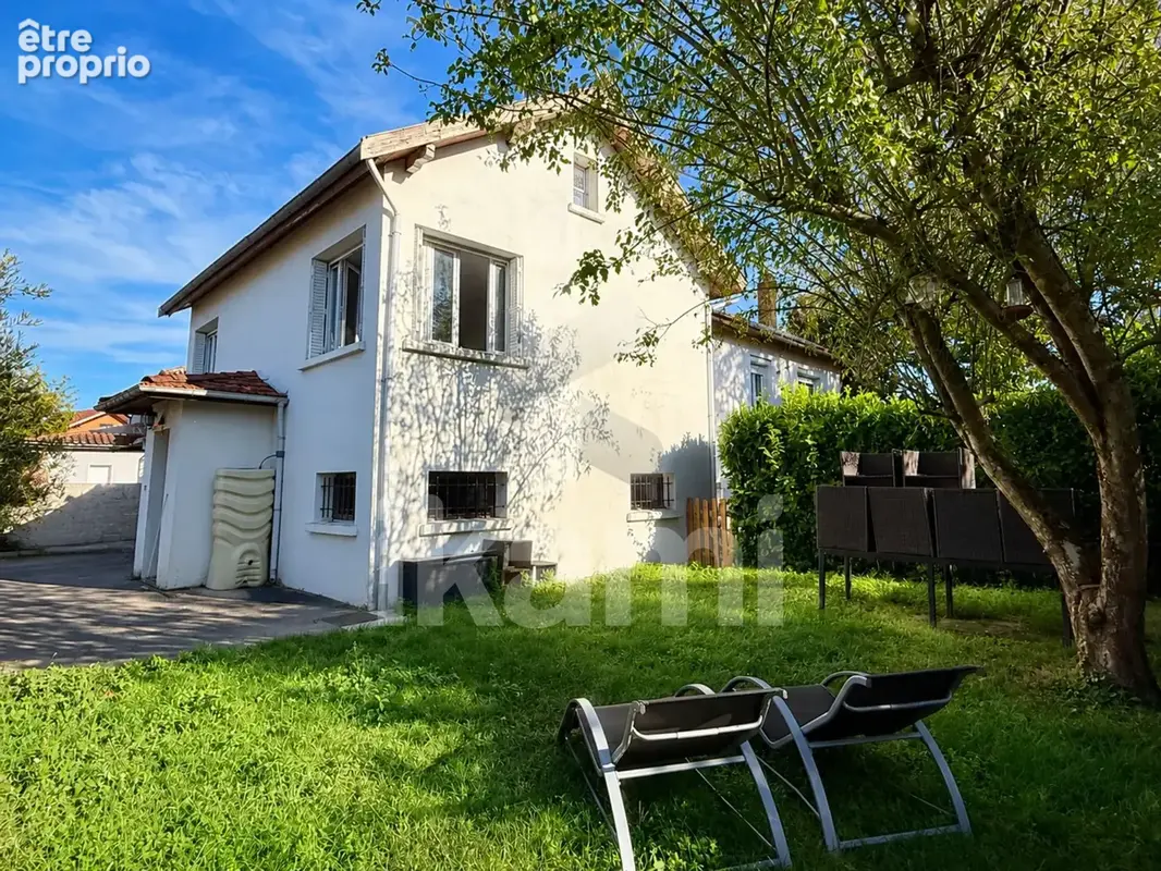 Communay   maison familiale avec jardin, garage, sous-sol aménagé et combles aménageables - photo 3