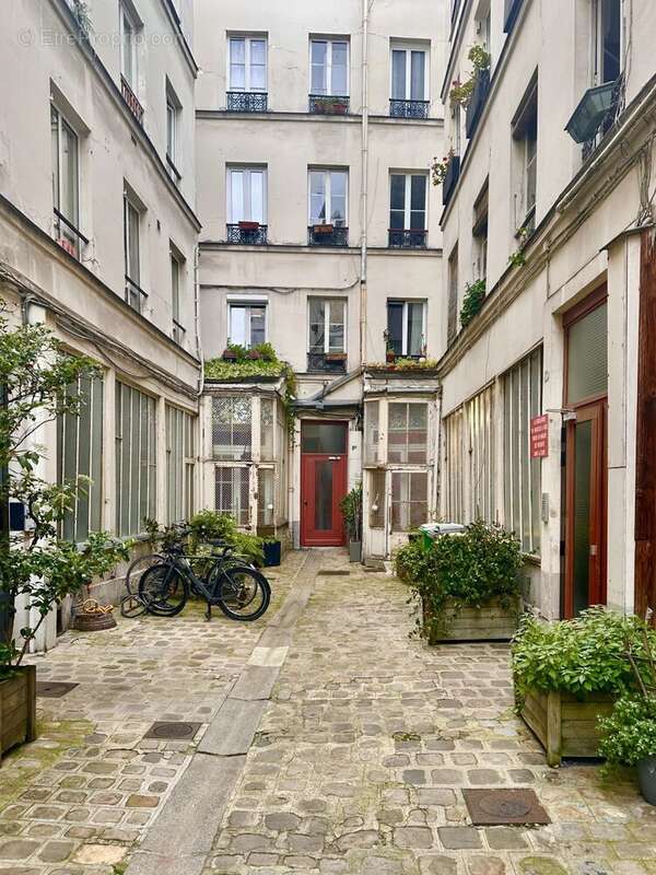 Appartement à PARIS-3E