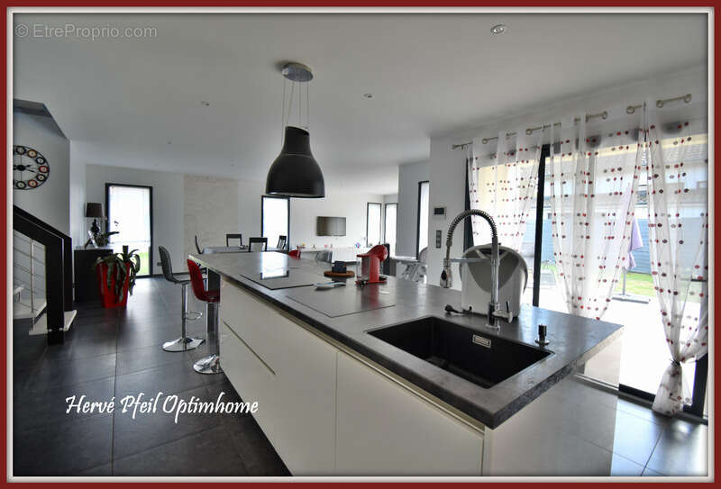 Maison à SAINT-SIMEON-DE-BRESSIEUX