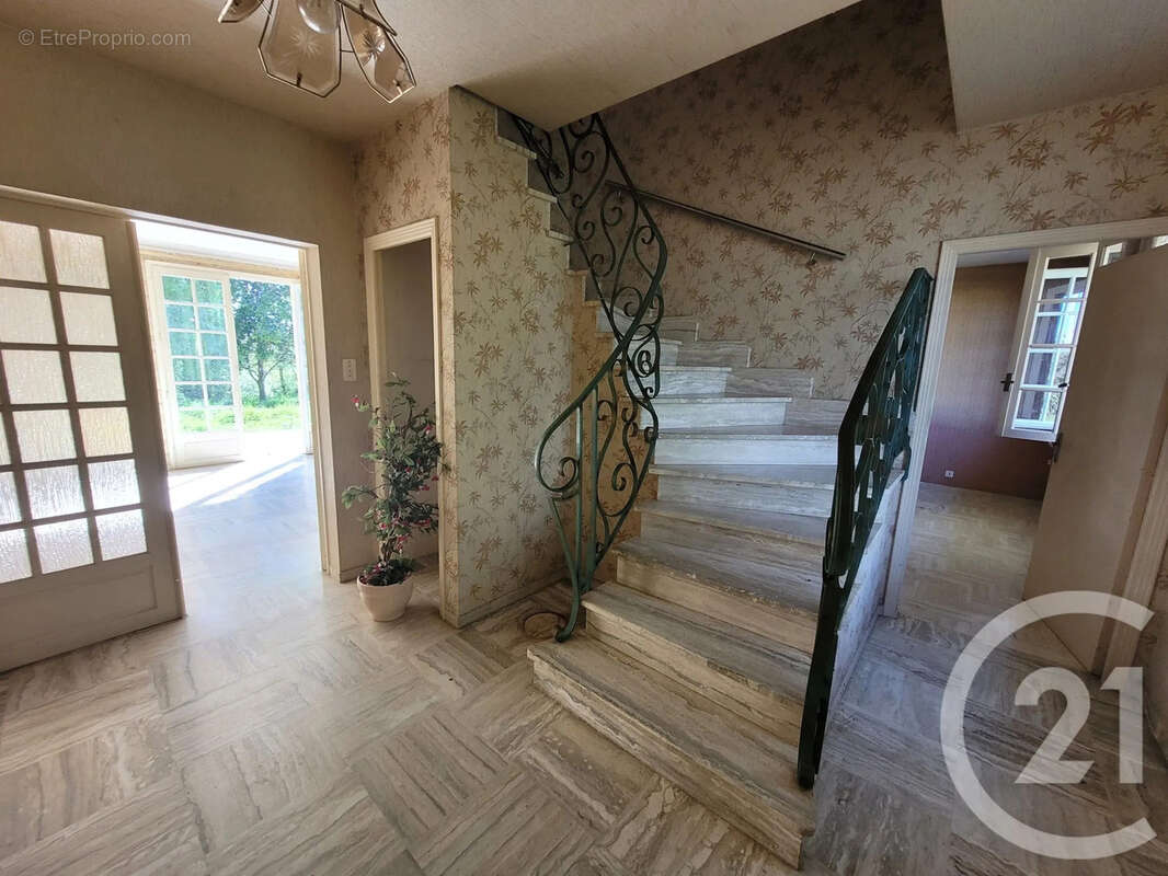 Maison à MONTANS