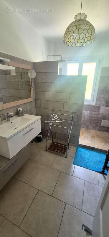 Maison 140 m² à Six-Fours-Les-Plages  - photo 7